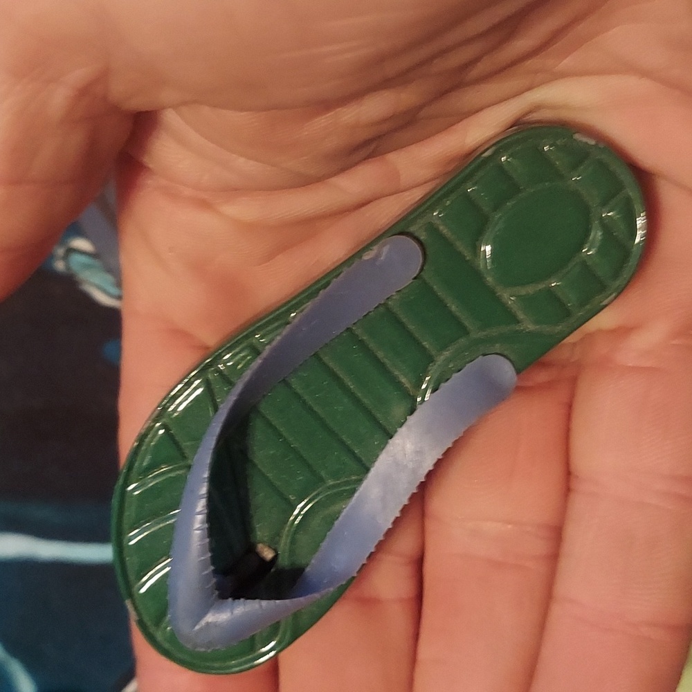 Vintage 1980s heavy duty flip flop cig lighter